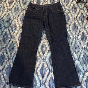 Levi’s Bold Curve Classic Cut Dark Blue Jeans